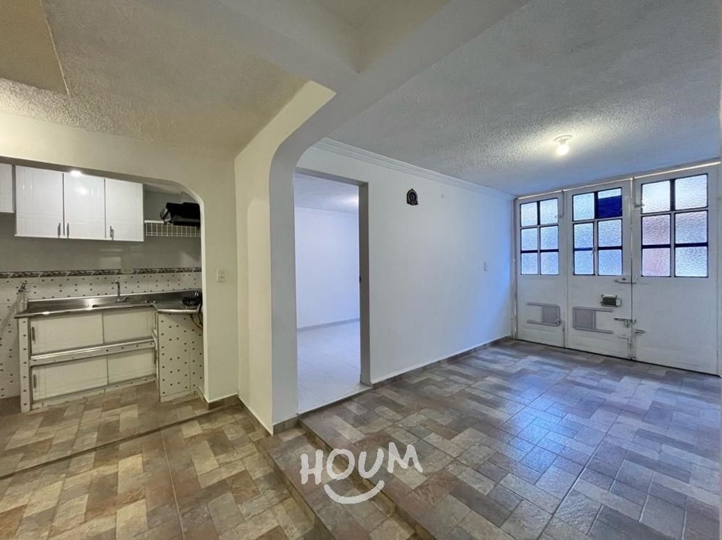 Casa de 6 alcobas en venta en Rincon Santo, Bogotá, 231 m² · foto 2 de 20