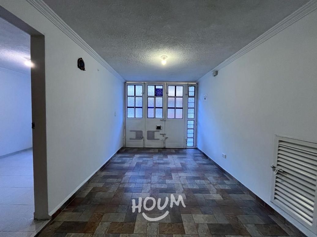 Casa de 6 alcobas en venta en Rincon Santo, Bogotá, 231 m² · foto 3 de 20