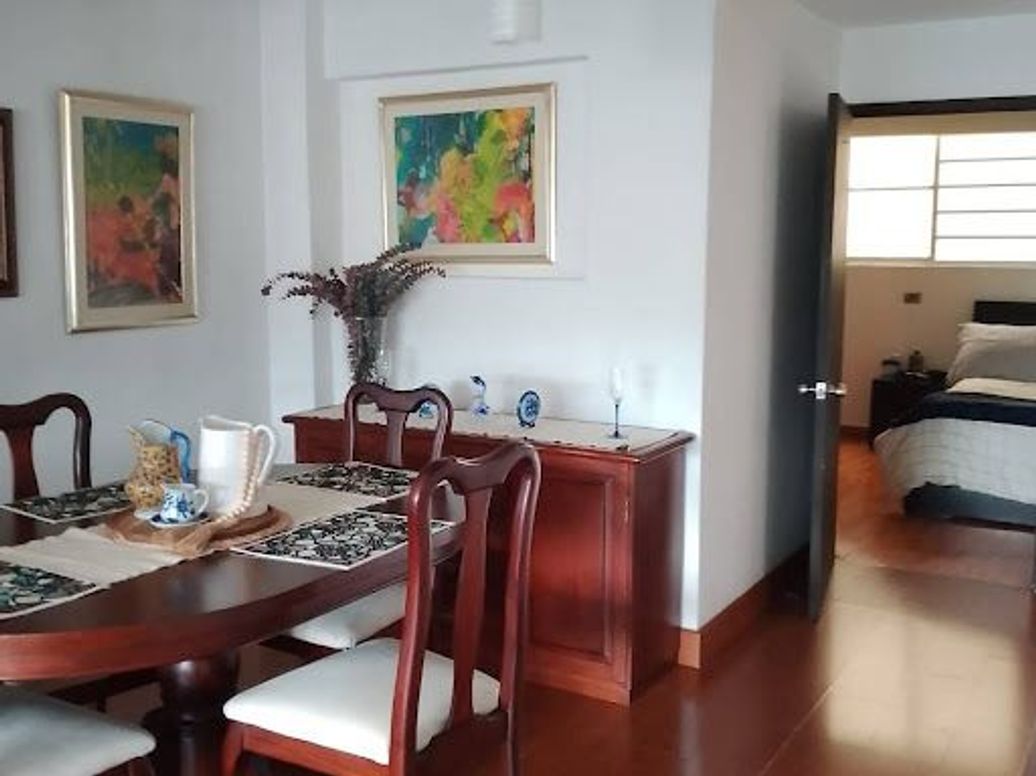 Casa de 11 alcobas en venta en Colón, Bogotá, 504 m² · foto 2 de 20