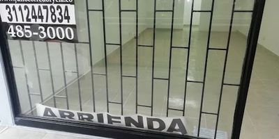 Local ubicado en Centro Comercial, alto flujo peatonal, ideal peluquería, Spa