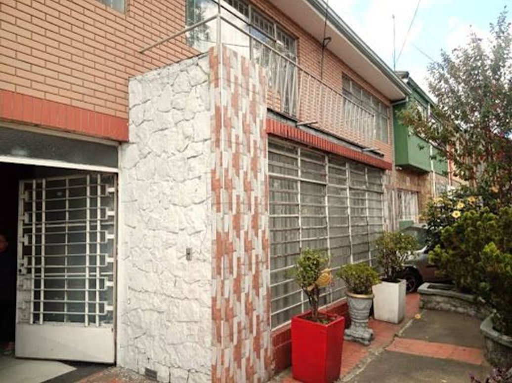 Casa de 4 alcobas en venta en La Soledad, Bogotá, 300 m² · foto 2 de 20