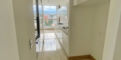 ESPECTACULAR apartamento en Saint Patrick Towers ! ubicado en el exclusivo sector de Normandia. con un área de 208 M2, moderno, acabados de lujo, 4 amplias habitaciones + servicio, con aire acondicionado por casette, 5 baños, sala - comedor, cocina abierta y completamente dotada, super balcón con vista exterior. Diseño y funcionalidad en cada espacio. Dos parqueaderos paralelos, 1 depósito. Conjunto con todas las amenidades que necesitas para una vida de lujo y confort. (business center, salón infantil, sótanos convertidos en zonas de entretenimiento, gimnasio semidotado, sauna, turco, piscina semiolimpica climatizada, jacuzzi, zona barbecue, juegos infantiles, salón social de 450 M2, cancha de squash. video disponible vía WS.