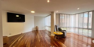 [ARR] ID HOUM: 160009

Entérate de todos los beneficios al arrendar con nosotros:
    • Asistencia e intermediación con el propietario
    • Firma tu contrato online
    • Arrienda sin burocracia, sin papeleos ni notarías

Departamento en arriendo, ubicado en el barrio El Nogal, con una superficie construida de 185.00 m² y superficie total de 185.00  m². 

Sus principales características son:

    • No amoblado
    • 3 dormitorios
    • 4 baños
    • Admite mascotas
    • 2 parqueaderos
    • Piso 2
    • Bodega
            
Además, el inmueble cuenta con las siguientes amenidades:

    • Vigilancia 24 hrs
    • Ascensor
    • Zona de juegos
    • Lavandería

Si arriendas con nosotros, te brindamos asesoría personalizada durante todo el proceso.

Requisitos para arrendar con nosotros:

    • Arrienda sin codeudor*, fácil, rápido y seguro
    • Demuestra un ingreso mensual neto de al menos 2.5 veces el valor del arriendo (los ingresos mensuales se pueden complementar por las personas que vivirán en este inmueble)
    • Completa tu información básica y mándanos tus extractos bancarios o documentos que demuestren tus ingresos
    • No debes tener reportes negativos en centrales de crédito
        

IMPORTANTE:

    • Te invitamos a agendar una visita a esta propiedad
    • Si tienes alguna duda por favor puedes solicitar más información desde los portales como también contactarte directamente con nosotros
    
Más que una inmobiliaria, somos Houm.
*Aplican T&C