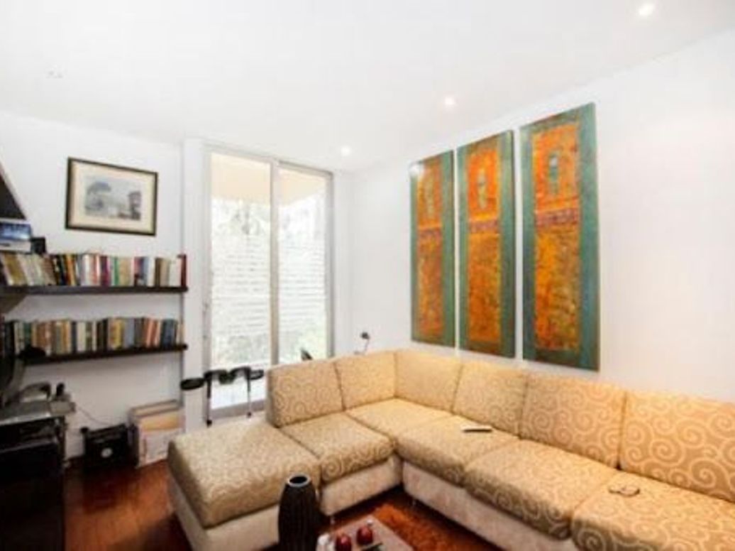 Apartamento de 3 alcobas en venta en Los Rosales, Bogotá, 295 m² · foto 9 de 12