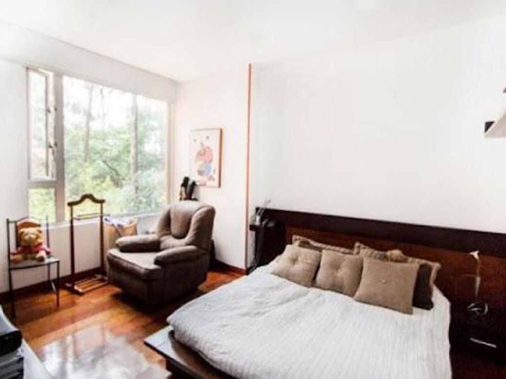 Apartamento de 3 alcobas en venta en Los Rosales, Bogotá, 295 m² · foto 11 de 12
