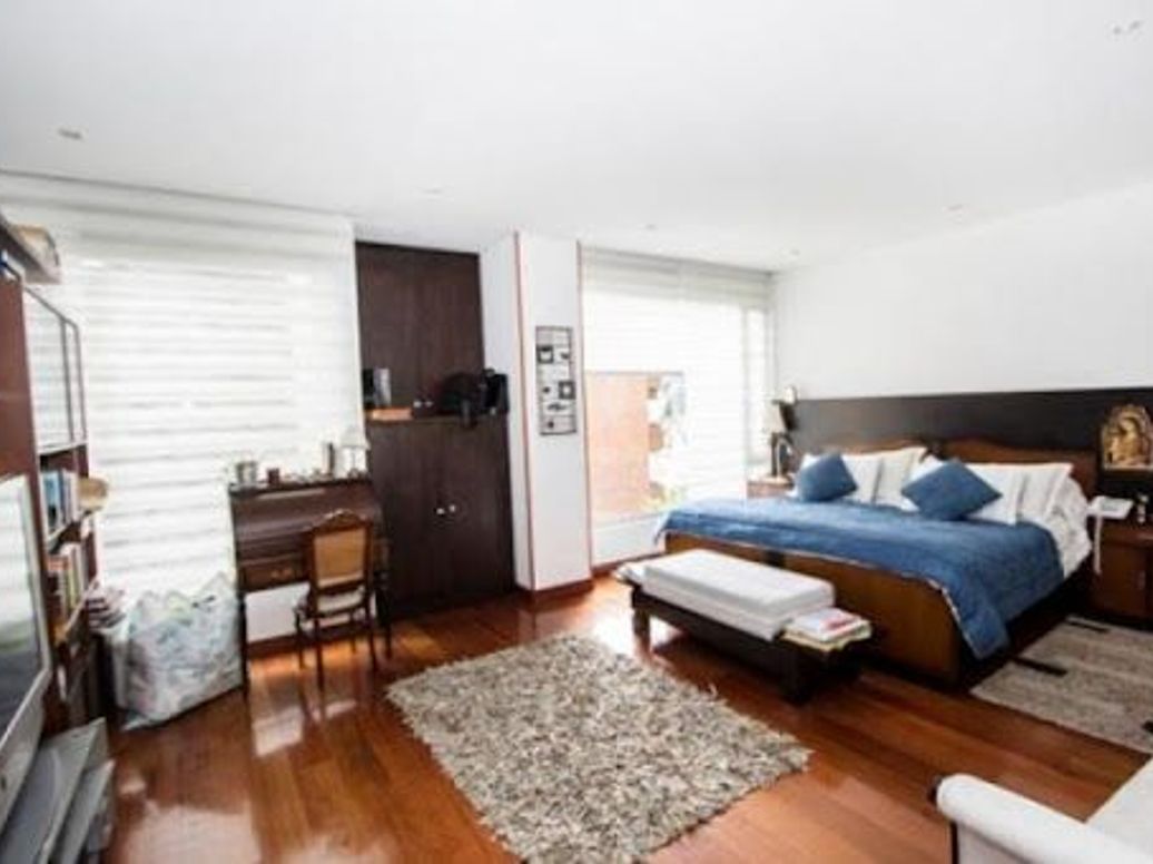 Apartamento de 3 alcobas en venta en Los Rosales, Bogotá, 295 m² · foto 4 de 12