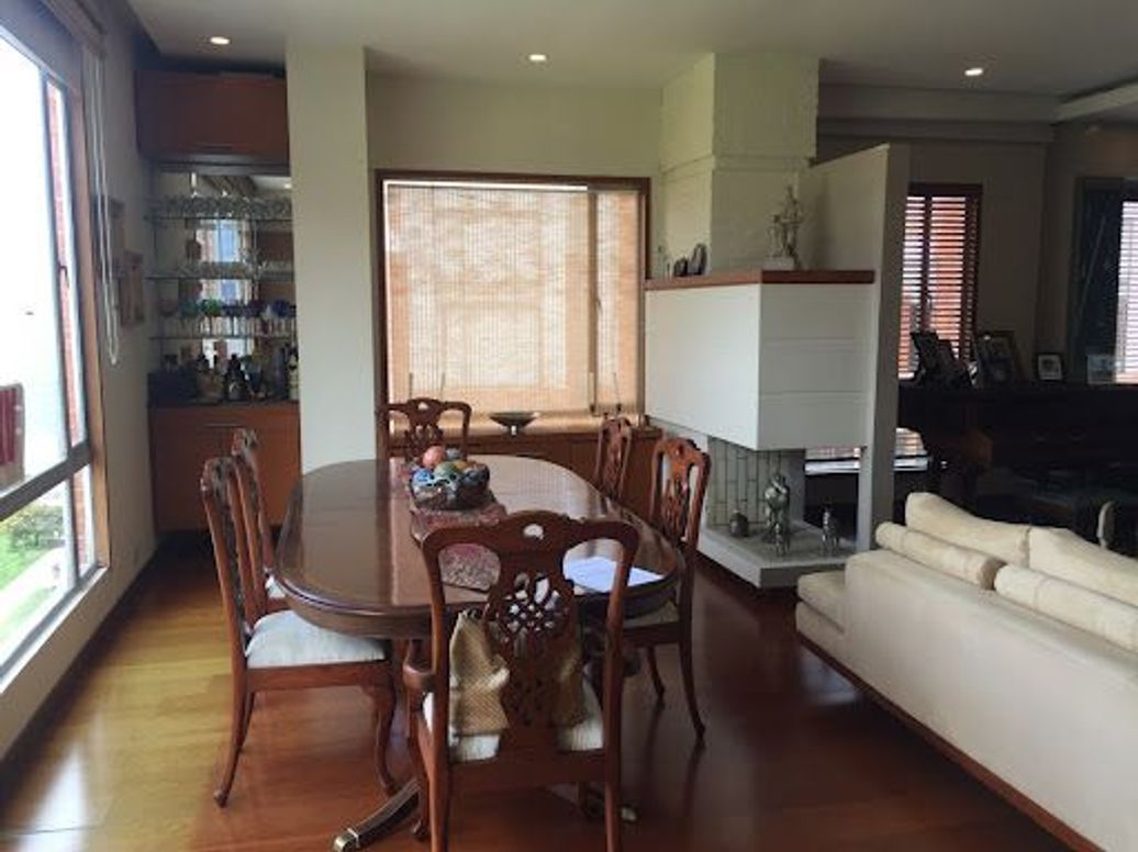 Apartamento de 3 alcobas en venta en Colina Campestre, Bogotá, 216 m² · foto 2 de 19