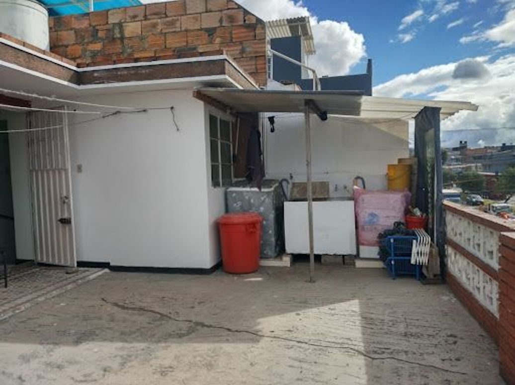 Casa de 6 alcobas en venta en Santa Rita, Bogotá, 250 m² · foto 14 de 16