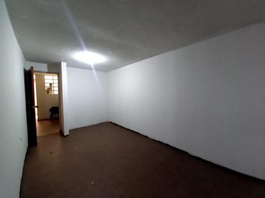 Casa de 7 alcobas en venta en Fontibón, Bogotá, 432 m² · foto 12 de 20