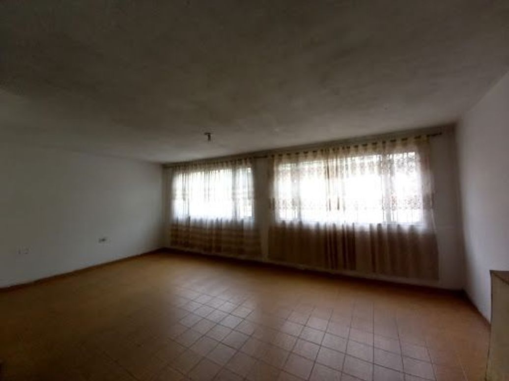 Casa de 7 alcobas en venta en Fontibón, Bogotá, 432 m² · foto 13 de 20