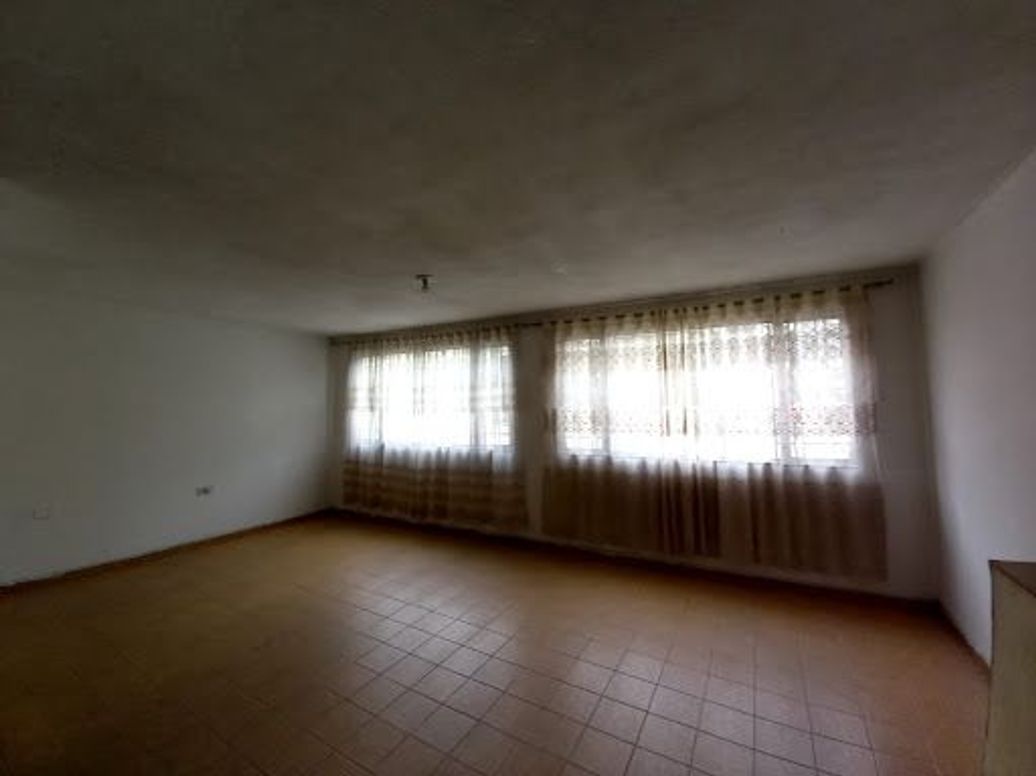 Casa de 7 alcobas en venta en Fontibón, Bogotá, 432 m² · foto 14 de 20
