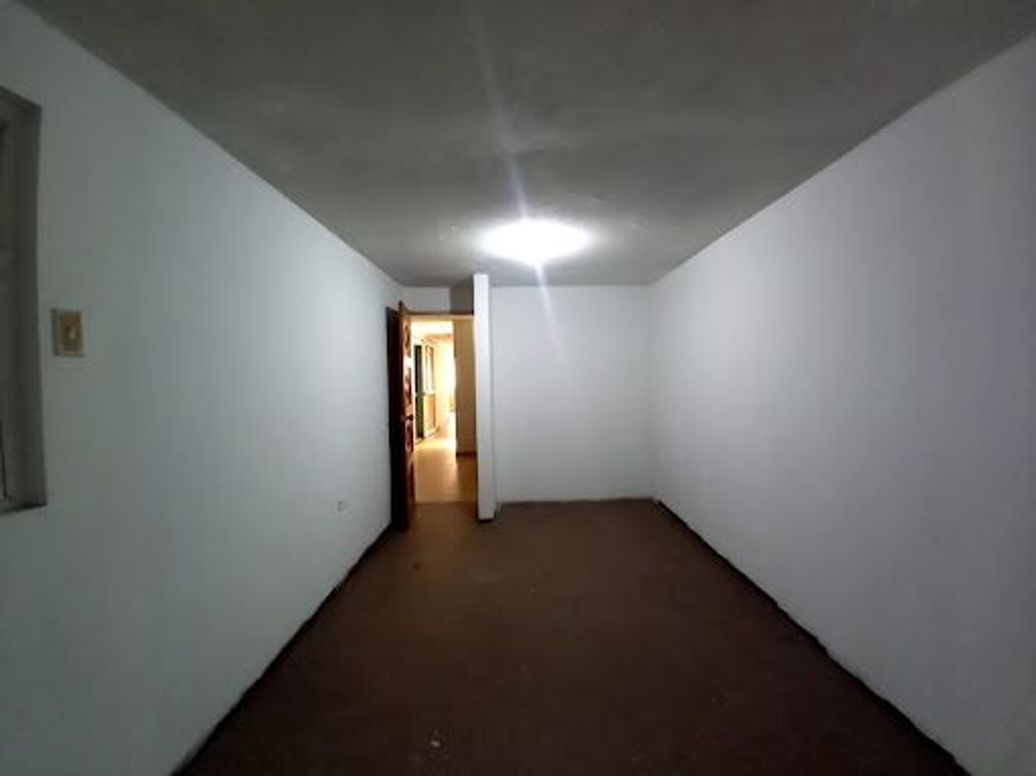 Casa de 7 alcobas en venta en Fontibón, Bogotá, 432 m² · foto 10 de 20