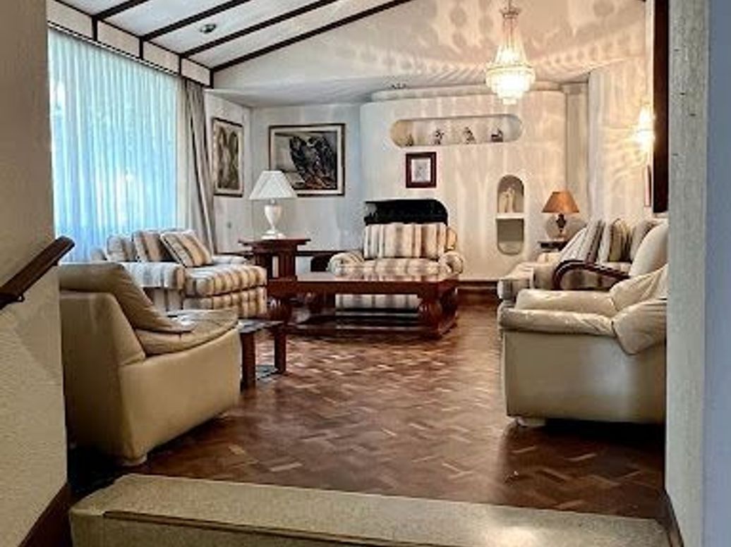 Casa de 5 alcobas en venta en Santa Barbara Alta, Bogotá, 425 m² · foto 8 de 20
