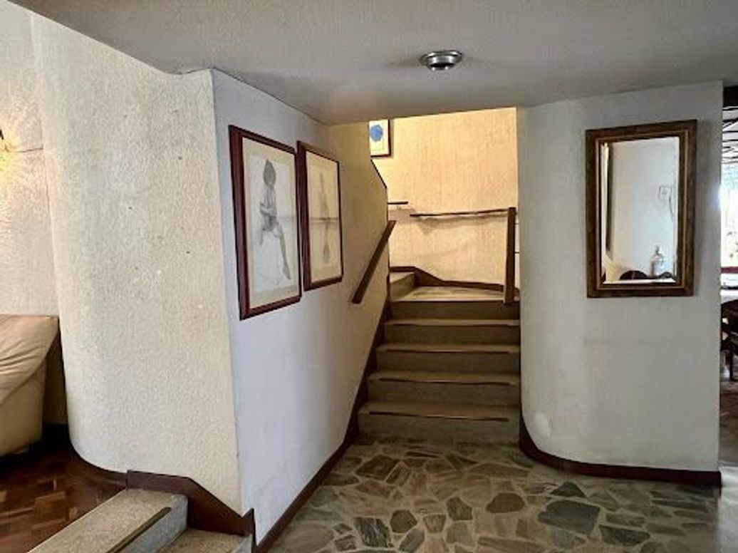 Casa de 5 alcobas en venta en Santa Barbara Alta, Bogotá, 425 m² · foto 5 de 20