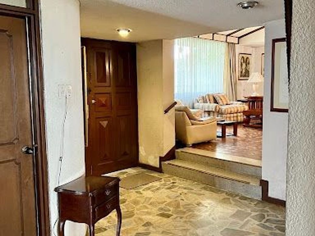 Casa de 5 alcobas en venta en Santa Barbara Alta, Bogotá, 425 m² · foto 9 de 20