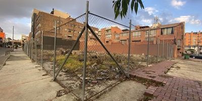 Magnifico lote ubicado en zona residencial, excelente ubicación cerca a comercio, restaurantes, jardines y colegios con vías de fácil acceso.