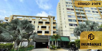 CÓDIGO INTERNO: 21475 - CANON INCLUYE ADMINISTRACIÓN. APARTAMENTO AMOBLADO SE ENTREGA CON NEVERA, LAVADORA, AIRE ACONDICIONADO EN ALB. PRINCIPAL, COMEDOR, MUEBLES EN SALA, 1 TV, MALLAS DE SEGURIDAD, 2 VENTILADORES, 3 CAMAS DOBLES Y CORTINAS EN LOS 3 CUARTOS. CONSTA DE 3 ALCOBAS, 2 BAÑOS, COCINA INTEGRAL, ESTUFA A GAS, SALA COMEDOR, ESTAR TV, PUNTO DE CONEXIÓN PARA AIRES, ÁREA DE LABORES, DIVISIONES EN BAÑOS, BALCÓN, PISO DE CERÁMICA Y CIELO RASO DRYWALL. EL CONJUNTO CUENTA CON VIGILANCIA 24/7, GARAJE CUBIERTO, ASCENSOR, PISCINA, PARQUE INFANTIL, PARQUEO DE VISITANTE, GIMNASIO, SALÓN SOCIAL, CANCHA DE TENIS, CANCHA DE FÚTBOL Y CITÓFONO. UBICADO CERCA A VÍAS PRINCIPALES, PARQUES, COLEGIOS, SUPERMERCADOS, UNIVERSIDADES, TRANSPORTE PÚBLICO E IGLESIAS.