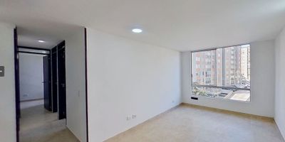 Parques de Castilla 2   ..EXCELENTE OPORTUNIDAD... Pregunta a tu asesor por los servicios adicionales que te otorga el propietario por adquirir financiacion con credito BANCARIO Apartamento en venta de 55m2, con vista exterior, ubicado en un 5to piso Torre 21 Apto 502, parqueadero comunal. Consta de 3 habitaciones, 2 baños, sala comedor, cocina integral y zona de lavandería. Tiene piso cerámico en todas sus zonas. El conjunto cuenta con salón comunal, parque infantil, zonas verdes y vigilancia privada las 24 horas. 38433140761