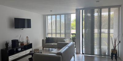 Área 96 m2
Piso 2
Parqueadero privado
En excelente estado de conservación

Distribución
Cocina integral
Sala  comedor amplia con balcón
Zona de ropas
3 habitaciones
2 baños completos

Zonas sociales del conjunto
Piscinas
Jacuzzi
Sauna y turco
Cancha de tenis
Cancha sintética
Salón social
Gimnasio equipado
Zona BBQ
Parqueaderos para visitantes
Seguridad privada con circuito cerrado de cámaras

Ubicado en Cerritos, sector exclusivo con clima privilegiado, cerca de malls comerciales, restaurantes, colegios, universidades y a solo 20 minutos del centro de Pereira con excelentes vías de ingreso.

Administración 495.000