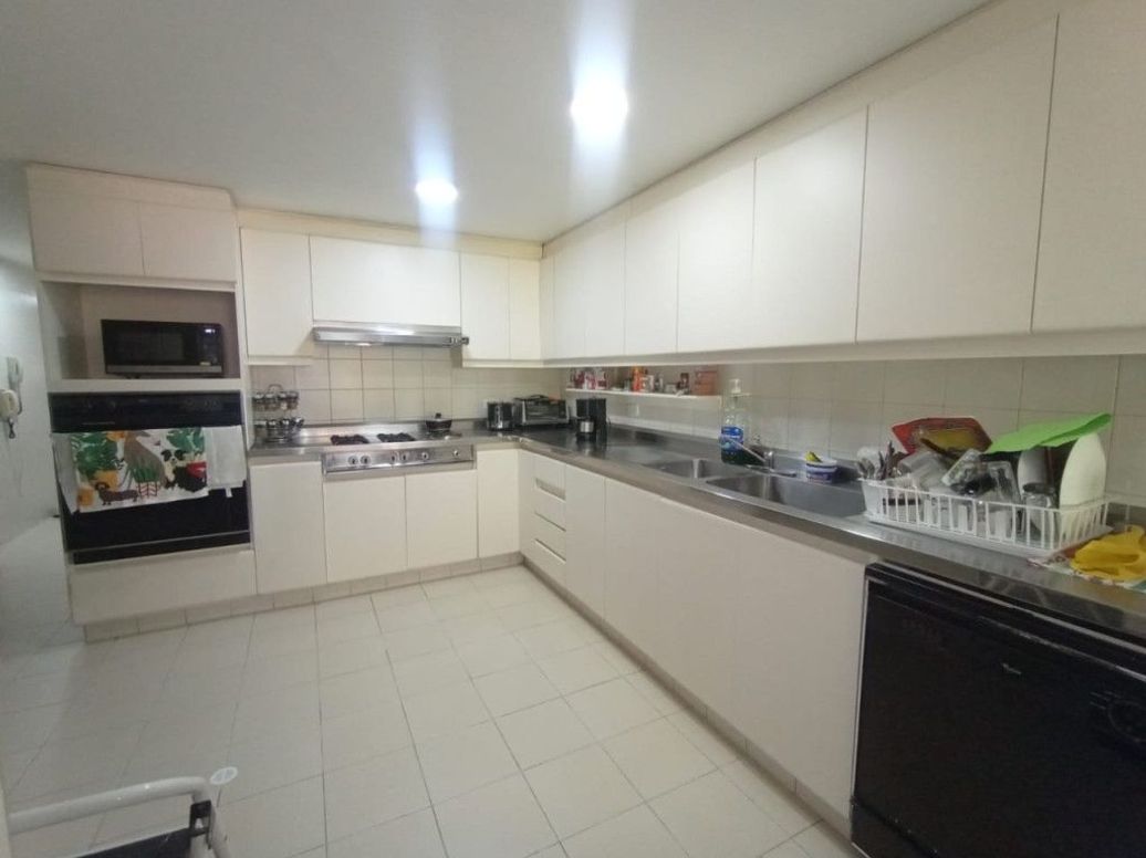 Apartamento de 3 alcobas en venta en Bellavista, Bogotá, 225 m² · foto 5 de 20