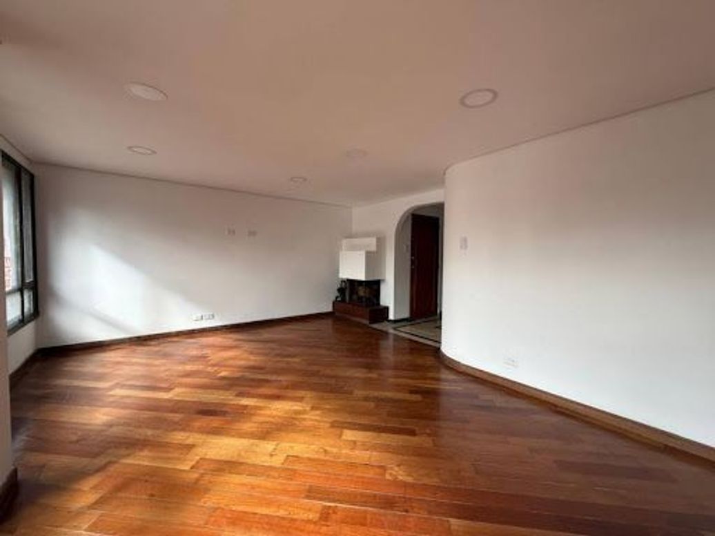 Apartamento de 3 alcobas en venta en Los Rosales, Bogotá, 170 m² · foto 12 de 20