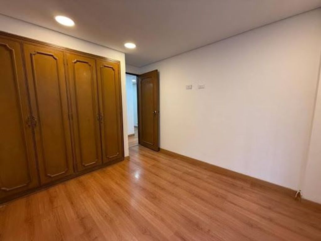 Apartamento de 3 alcobas en venta en Los Rosales, Bogotá, 170 m² · foto 14 de 20