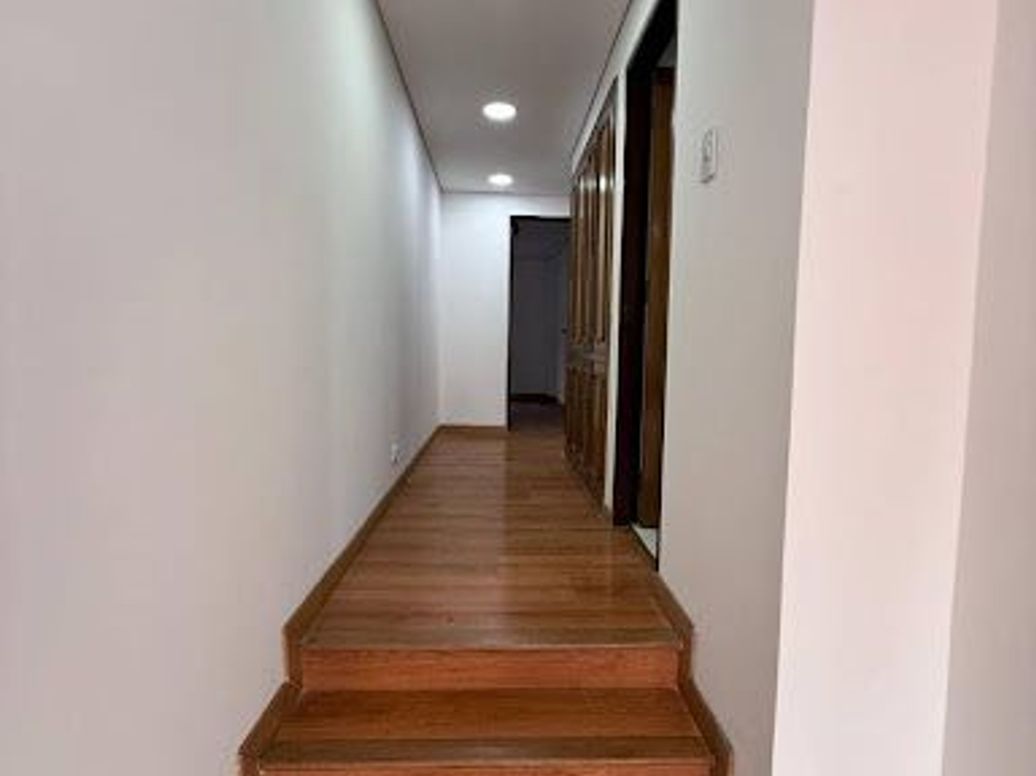 Apartamento de 3 alcobas en venta en Los Rosales, Bogotá, 170 m² · foto 4 de 20