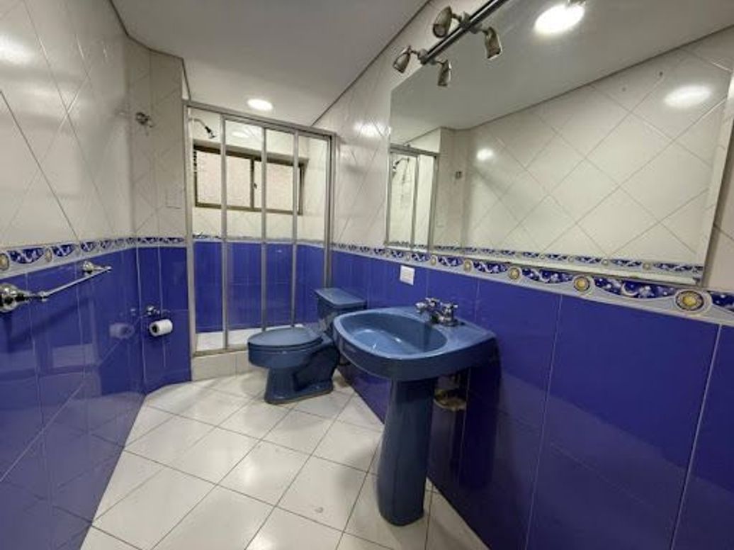 Apartamento de 3 alcobas en venta en Los Rosales, Bogotá, 170 m² · foto 8 de 20
