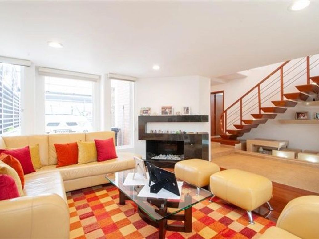 Casa de 3 alcobas en venta en Santa Ana Occidental, Bogotá, 220 m² · foto 2 de 20
