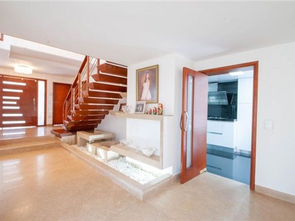 Casa de 3 alcobas en venta en Santa Ana Occidental, Bogotá, 220 m² · foto 3 de 20