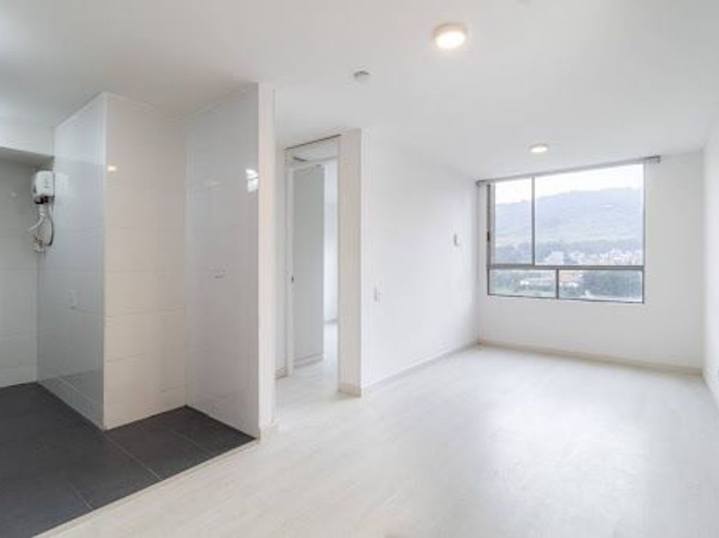 Apartamento de 1 alcoba en venta en La Granja Norte, Bogotá, 37 m² · foto 2 de 20