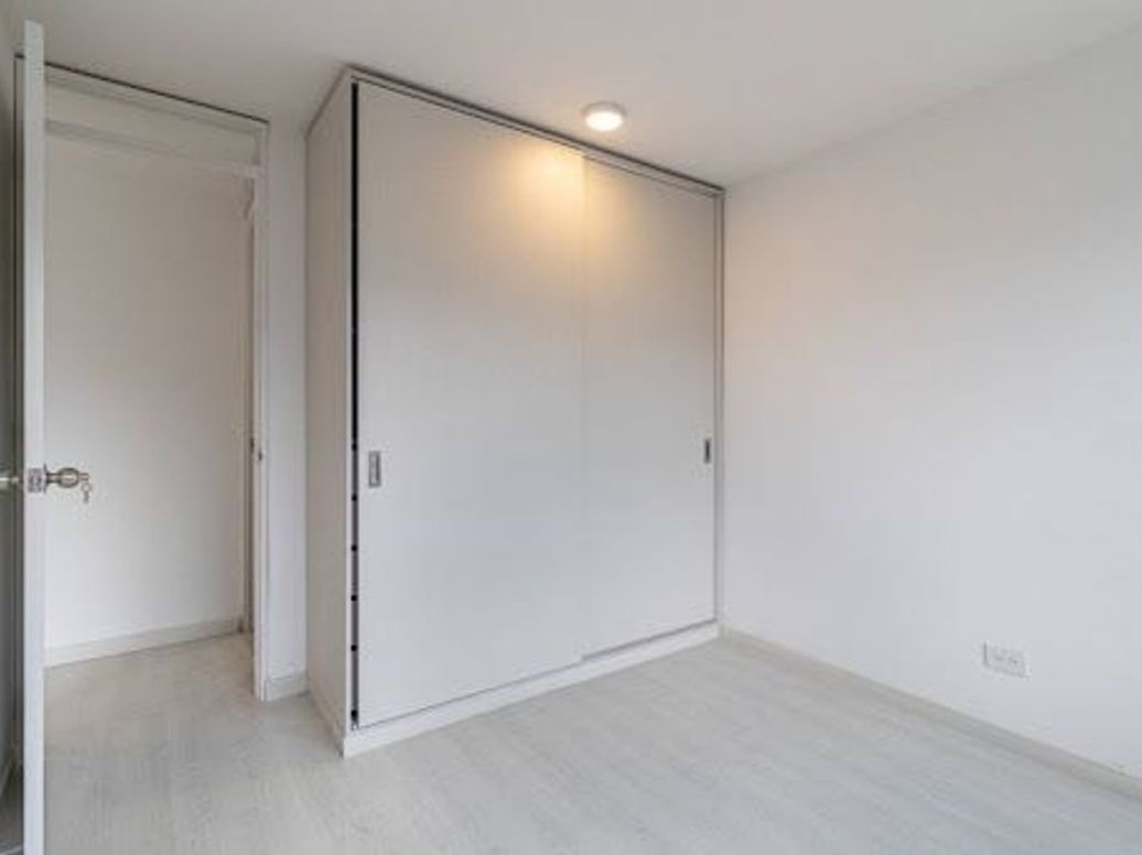 Apartamento de 1 alcoba en venta en La Granja Norte, Bogotá, 37 m² · foto 17 de 20