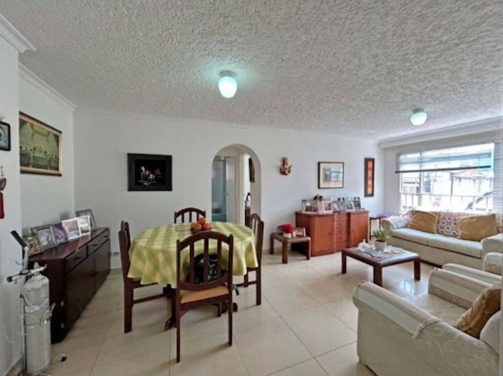 Apartamento de 2 alcobas en venta en Campin, Bogotá, 84 m² · foto 2 de 16