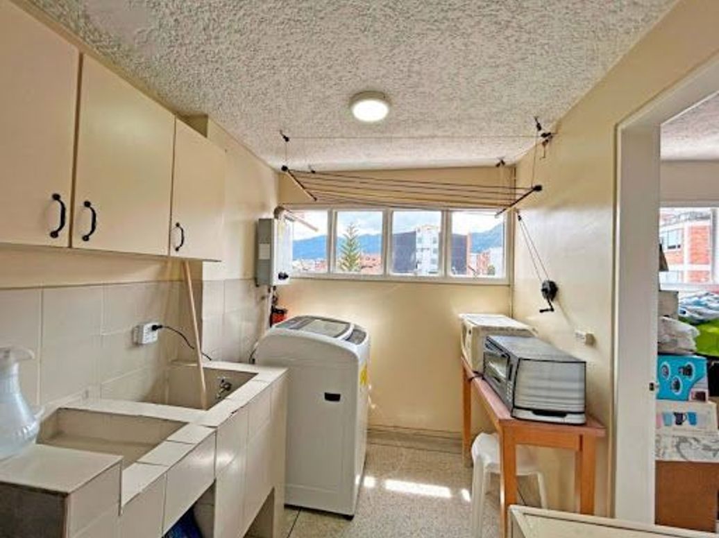 Apartamento de 2 alcobas en venta en Campin, Bogotá, 84 m² · foto 6 de 16