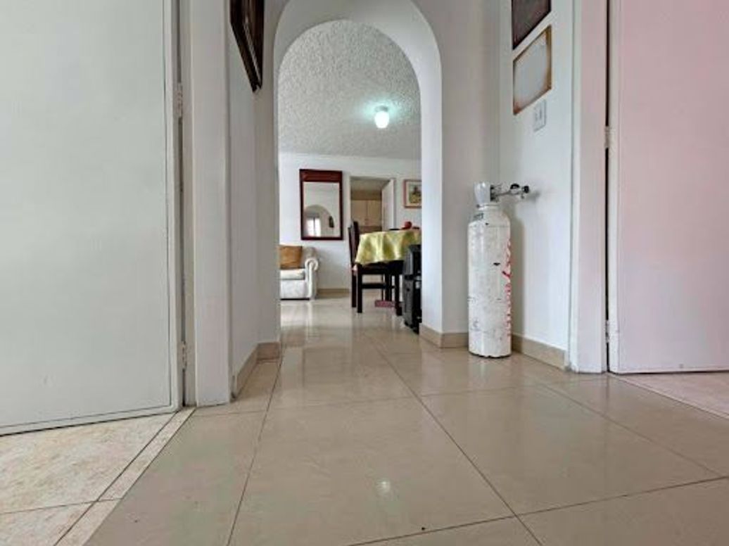 Apartamento de 2 alcobas en venta en Campin, Bogotá, 84 m² · foto 8 de 16