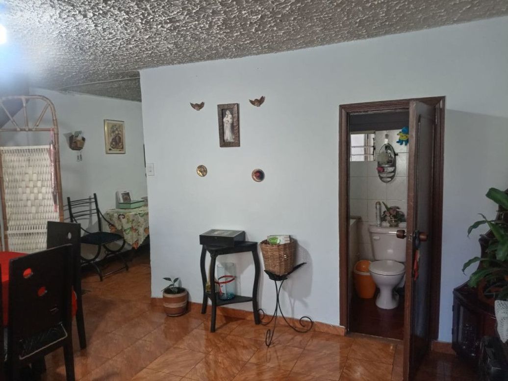 Casa de 5 alcobas en venta en Olaya, Bogotá, 72 m² · foto 12 de 18