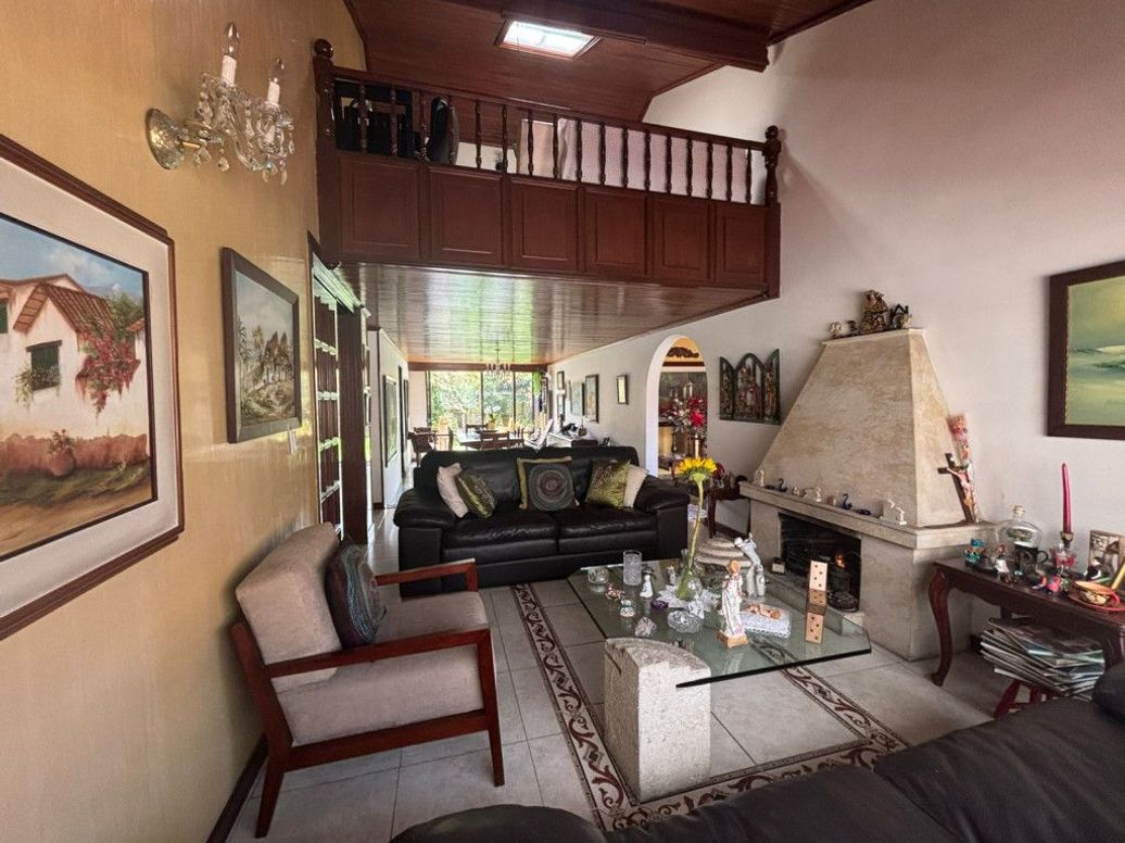 Casa de 4 alcobas en venta en San José Del Prado, Bogotá, 300 m² · foto 8 de 20