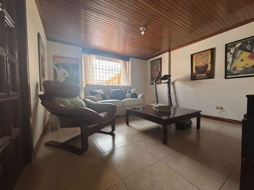 Casa de 4 alcobas en venta en San José Del Prado, Bogotá, 300 m² · foto 13 de 20