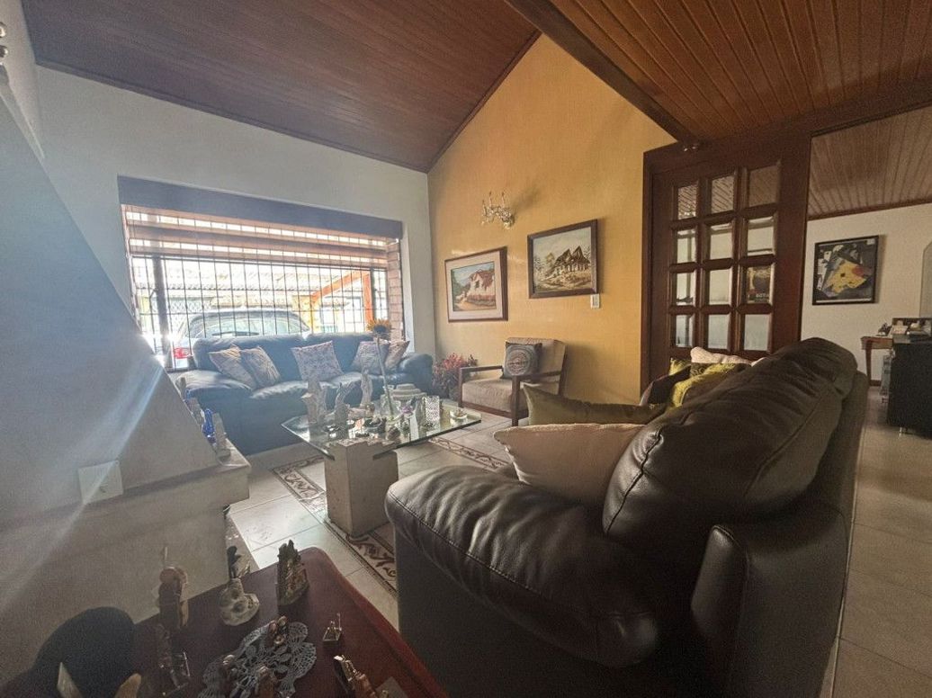 Casa de 4 alcobas en venta en San José Del Prado, Bogotá, 300 m² · foto 7 de 20
