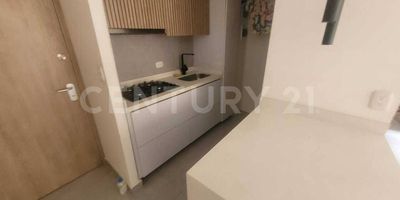 Se arrienda apartamento en conjunto cerrado Pratto, ubicado en Villa Alsacia La Antigua, sobre la Avenida Guayacanas, cerca al centro comercial El Eden.

Descripcion del apartamento:

Cocina integral

Zona de ropas

Sala comedor

Una habitacion

Un baño

Zonas comunes del conjunto:

Plazoleta con juegos infantiles y gimnasio biosaludable

Zona de coworking

Sauna para hombres y sauna para mujeres

Salones comunales

Cancha de minifutbol (medidas no reglamentarias)

Terrazas en cubierta con zonas de BBQ, juegos infantiles y espacios para yoga

Cinema

Salon de juegos con mesa de ping pong y billar

Gimnasio

Excelente ubicacion, cerca de vias principales, transporte publico y comercio. Ideal para quienes buscan comodidad y buena calidad de vida.

Para mayor informacion o agendar visita, comunicate ya.
