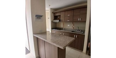 Disponible apartamento sector Pérez, unidad cerrada, cuenta con 3 alcobas con closet, sala comedor , cocina semi integral, 2 baños , zona de ropas, balcón , parqueadero  y cuarto útil contacto 3014022509 
