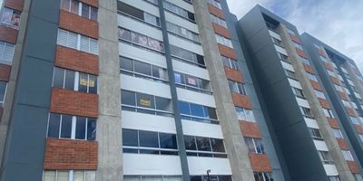 Estrena comodidad y estilo en Rionegro Te presentamos este moderno y acogedor apartamento nuevo para arriendo, ubicado en una zona tranquila y segura, ideal para vivir con total confort.
 Con excelente ubicación y entorno residencial. Características del apartamento Sala  comedor con excelente iluminación, Cocina integral funcional y moderna, tres habitaciones con clóset, dos baños completos, Zona de ropas independiente
Amenidades del conjunto Seguridad , Cancha deportiva, Salón social, Parqueadero para visitantes.
Perfecto para quienes buscan tranquilidad, seguridad y una vida práctica en uno de los municipios con mayor crecimiento del oriente antioqueño.