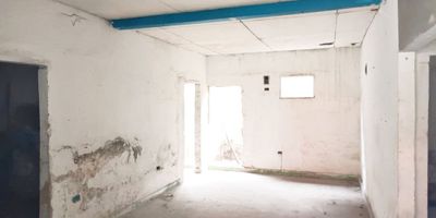 Descubre la oportunidad de adquirir un lote en venta de 232M2 de lote por $350,000,000. Ubicado en una zona privilegiada, este terreno ofrece un sinfín de posibilidades para construir la propiedad de tus sueños. Con acceso a servicios básicos y una ubicación estratégica, este lote se convierte en la opción ideal para invertir en un futuro prometedor. No pierdas la oportunidad de hacer realidad tus proyectos con este terreno único. ¡Contáctanos para más información!