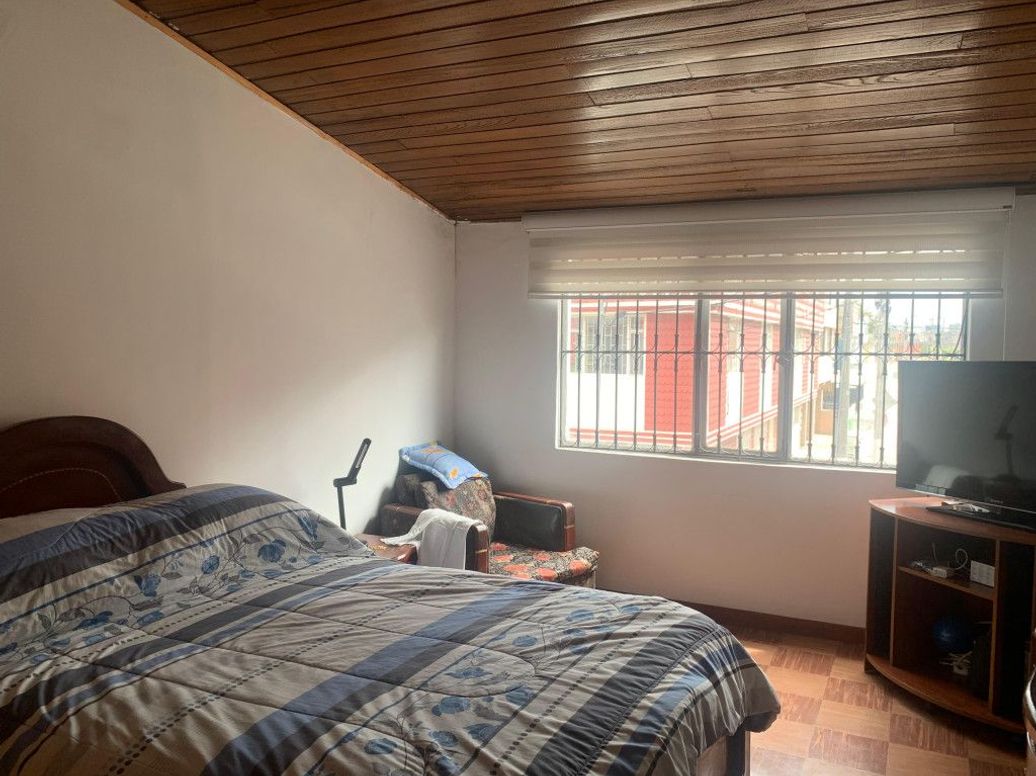 Casa de 4 alcobas en venta en La Estrada, Bogotá, 240 m² · foto 15 de 20