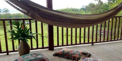 EL LAGO CALIMA ES UNO DE LOS PRINCIPALES SITIOS TURÍSTICOS DE COLOMBIA, GRACIAS A SU CLIMA, ENTORNO NATURAL Y A SUS FUERTES Y CONSTANTES VIENTOS DE HASTA 43 NUDOS IDEALES PARA LA PRÁCTICA DE DEPORTES ACUÁTICOS. EN ESTE PRIVILEGIADO LUGAR OFRECEMOS  FINCA UBICADA A 1 KM DE DARIEN, CON TERRENO SEMI PLANO, CON CASA, BODEGA, CASA PARA MAYORDOMO, CUENTA CON TODOS LOS SERVICIOS, UNA ZONA SOCIAL DE CORREDORES MUY ACOGEDORA. INFORMES JM INMOBILIARIA 6610000 CELULAR 3152197992 - 3009121380.