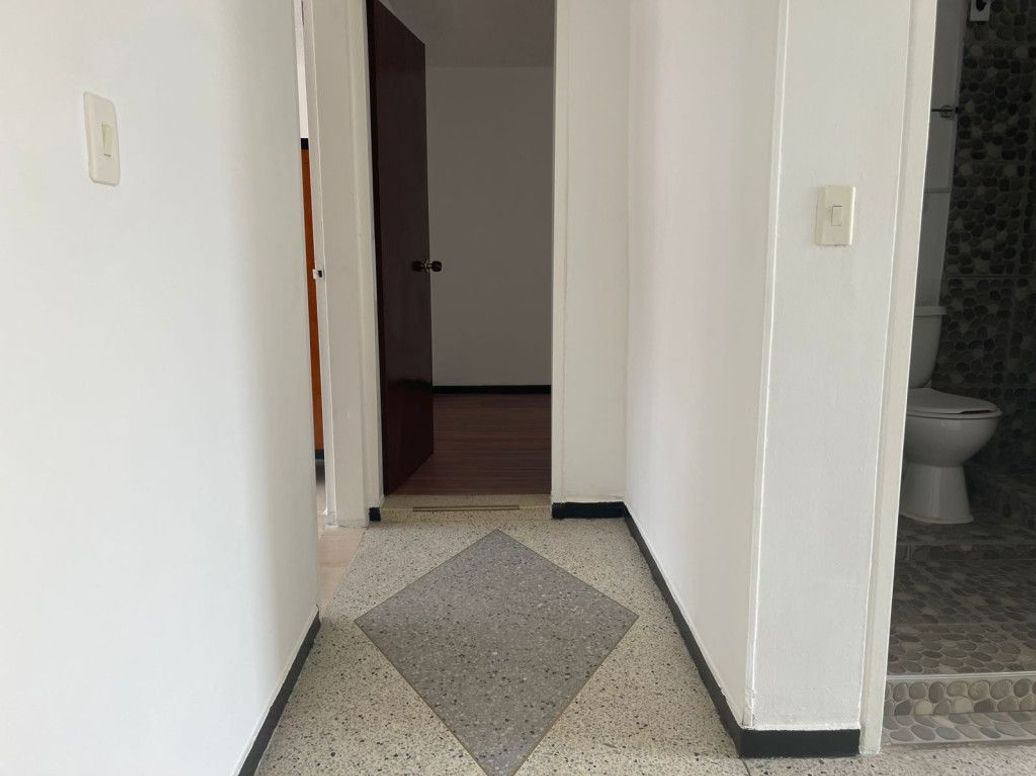 Casa de 8 alcobas en venta en San Jose, Bogotá, 499 m² · foto 8 de 20
