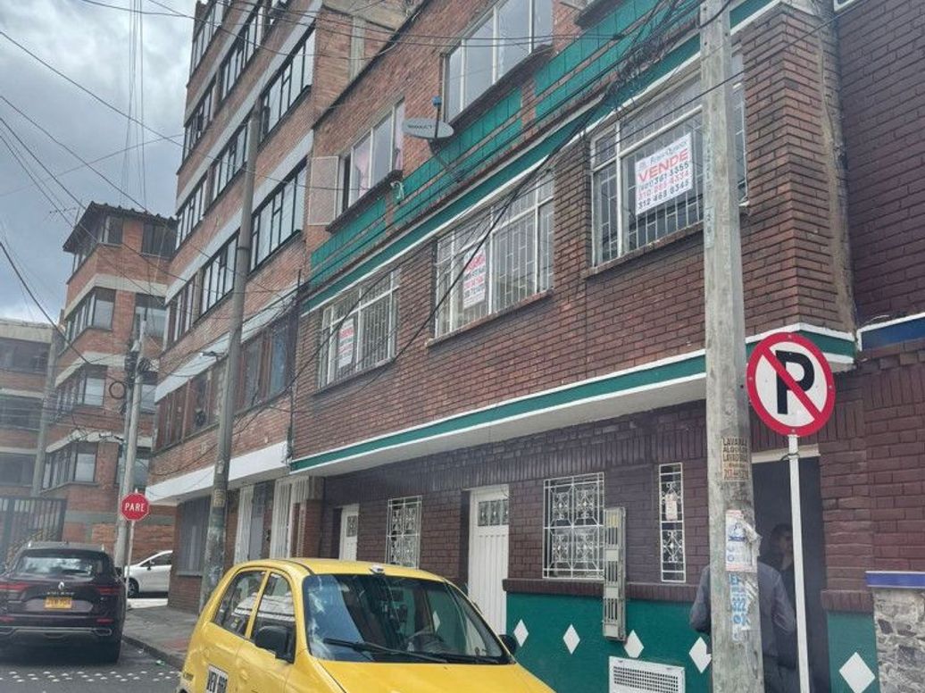 Casa de 8 alcobas en venta en San Jose, Bogotá, 499 m² · foto 2 de 20