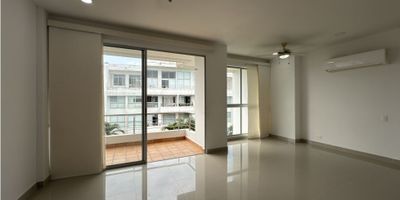 ✨ Apartamento en venta – Puerta de las Américas ✨

Descubre este hermoso apartamento ubicado en el segundo piso, con una excelente ubicación, ideal para vivir en familia o invertir.

? 2 alcobas + alcoba de servicio
?️ Espacios cómodos y bien distribuidos
? Parqueadero privado
? Conjunto con zonas sociales y seguridad 24/7
? Estratégicamente ubicado cerca de centros comerciales, colegios y vías principales

Se ha convertido en un polo de desarrollo en alza por su valorización, buen acceso a servicios y cercanía tanto a zonas costeras como al centro histórico.

Cerca de playas como Manzanillo del Mar, varios colegios, centros comerciales (como Las Ramblas), clínicas, hospitales y buenas vías de acceso; relativamente cercano al aeropuerto internacional y al centro histórico de Cartagena.

? ¡Tu próximo hogar o inversión te espera en Puerta de las Américas!
