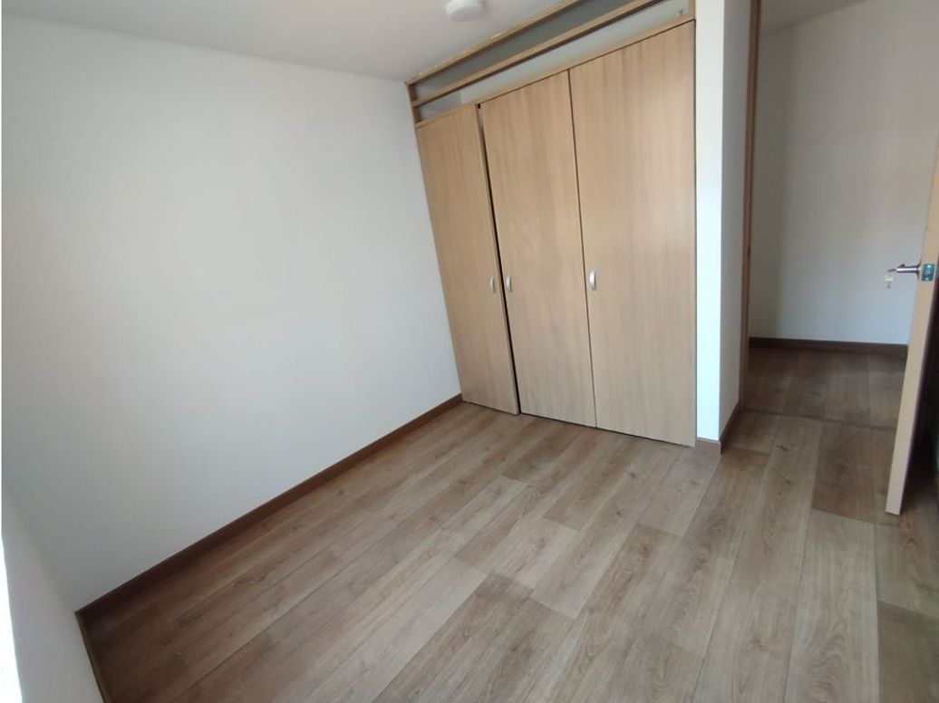 Apartamento de 3 alcobas en venta en Terminal De Transportes, Bogotá, 68 m² · foto 6 de 9