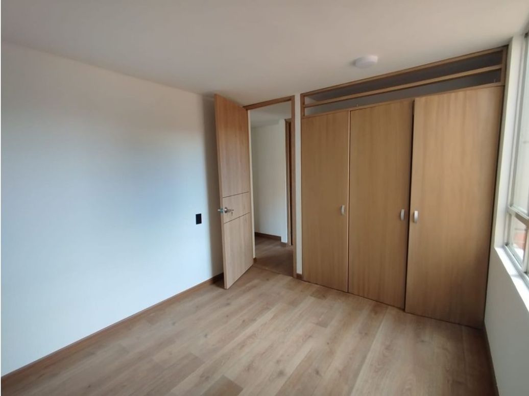 Apartamento de 3 alcobas en venta en Terminal De Transportes, Bogotá, 68 m² · foto 5 de 9